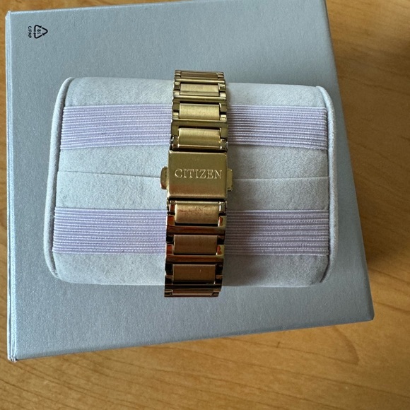 Citizen Eco Drive Gold-Tone White Dial Stainless Steel Watch J810-S111820 - Picture 6 of 7